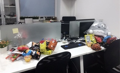 零食禮物已備好，坐等女神上班